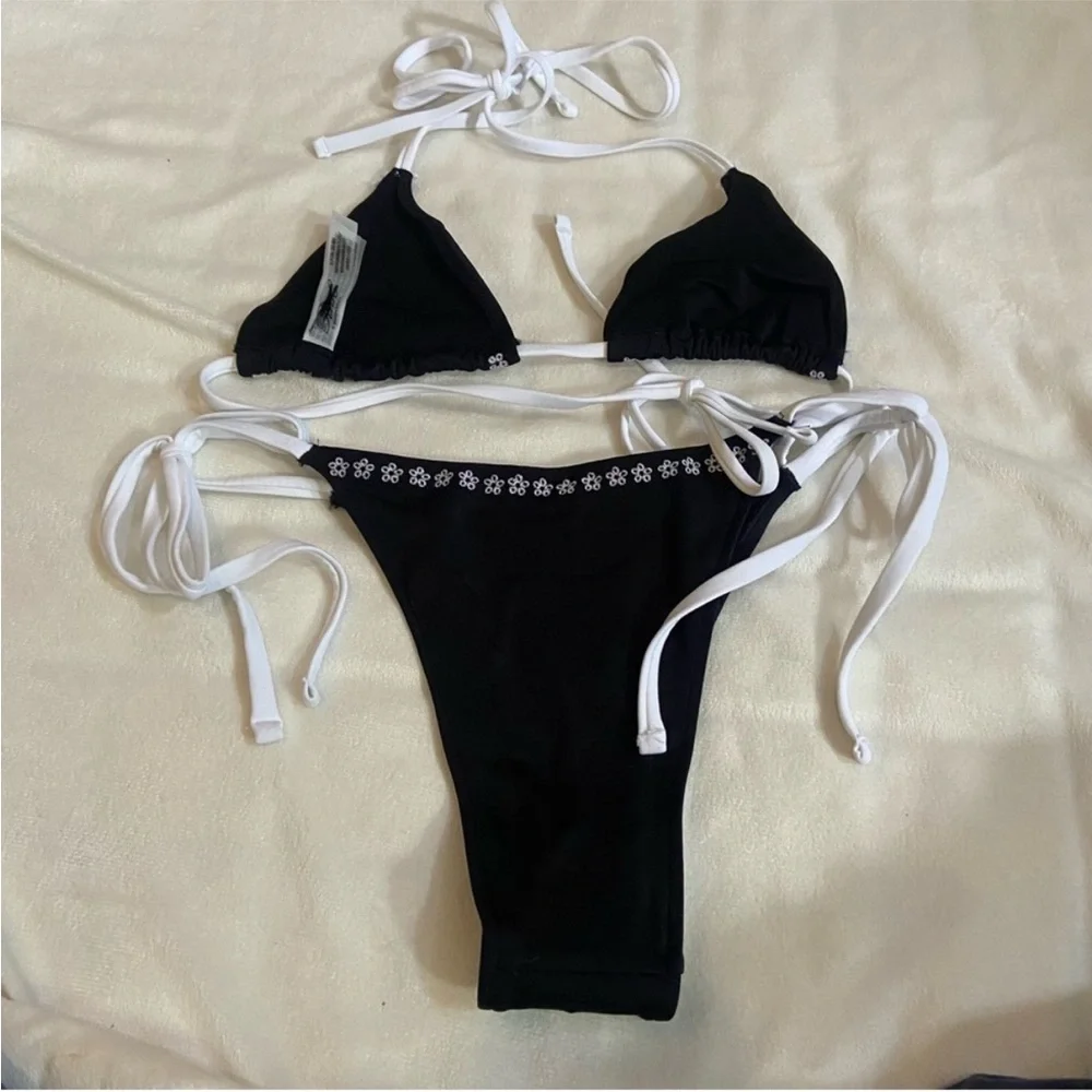 Frankie's Bikinis × PINK itsy cape may Black Floral Bikini